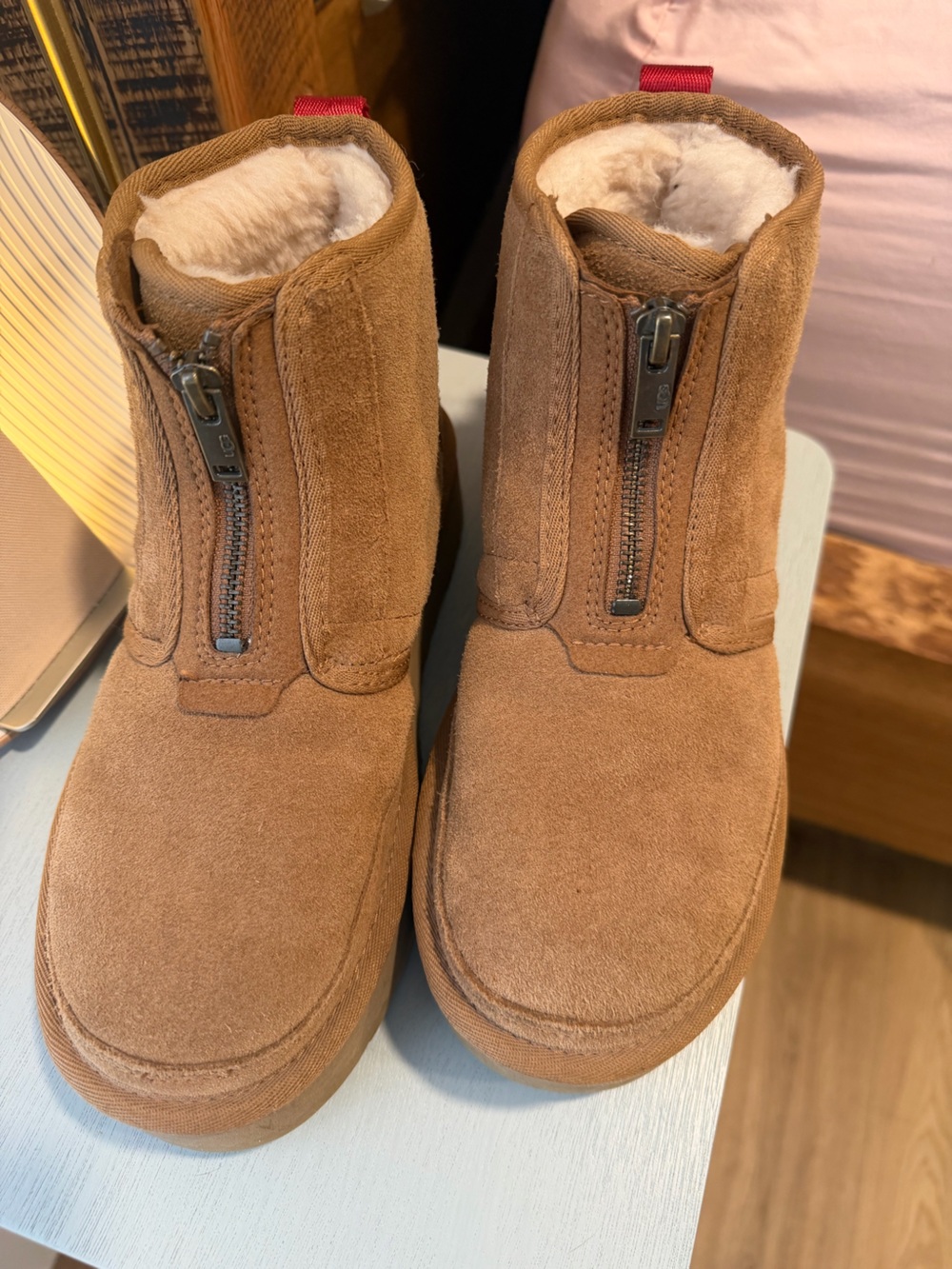 UGG womens Chestnut Suede Chukka Boots with Front Zip size 6